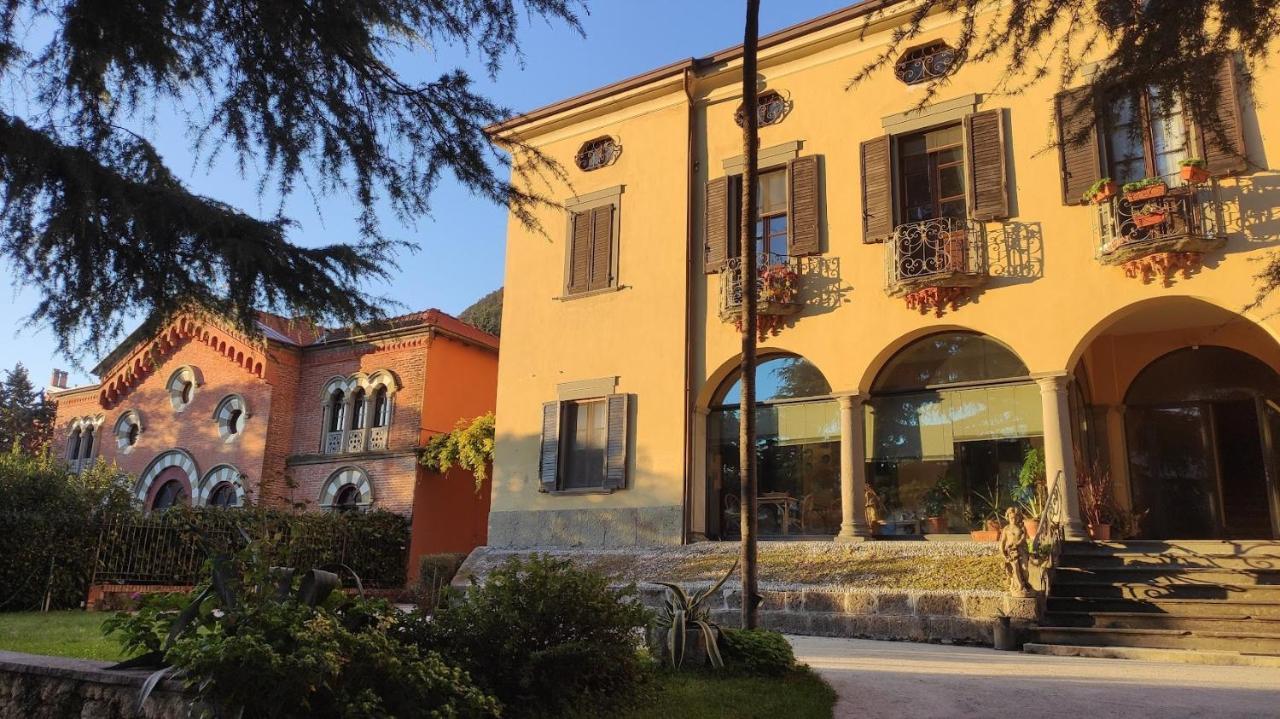 Villa Riva Lago - Apartment With Parking Tavernola Bergamasca Ngoại thất bức ảnh