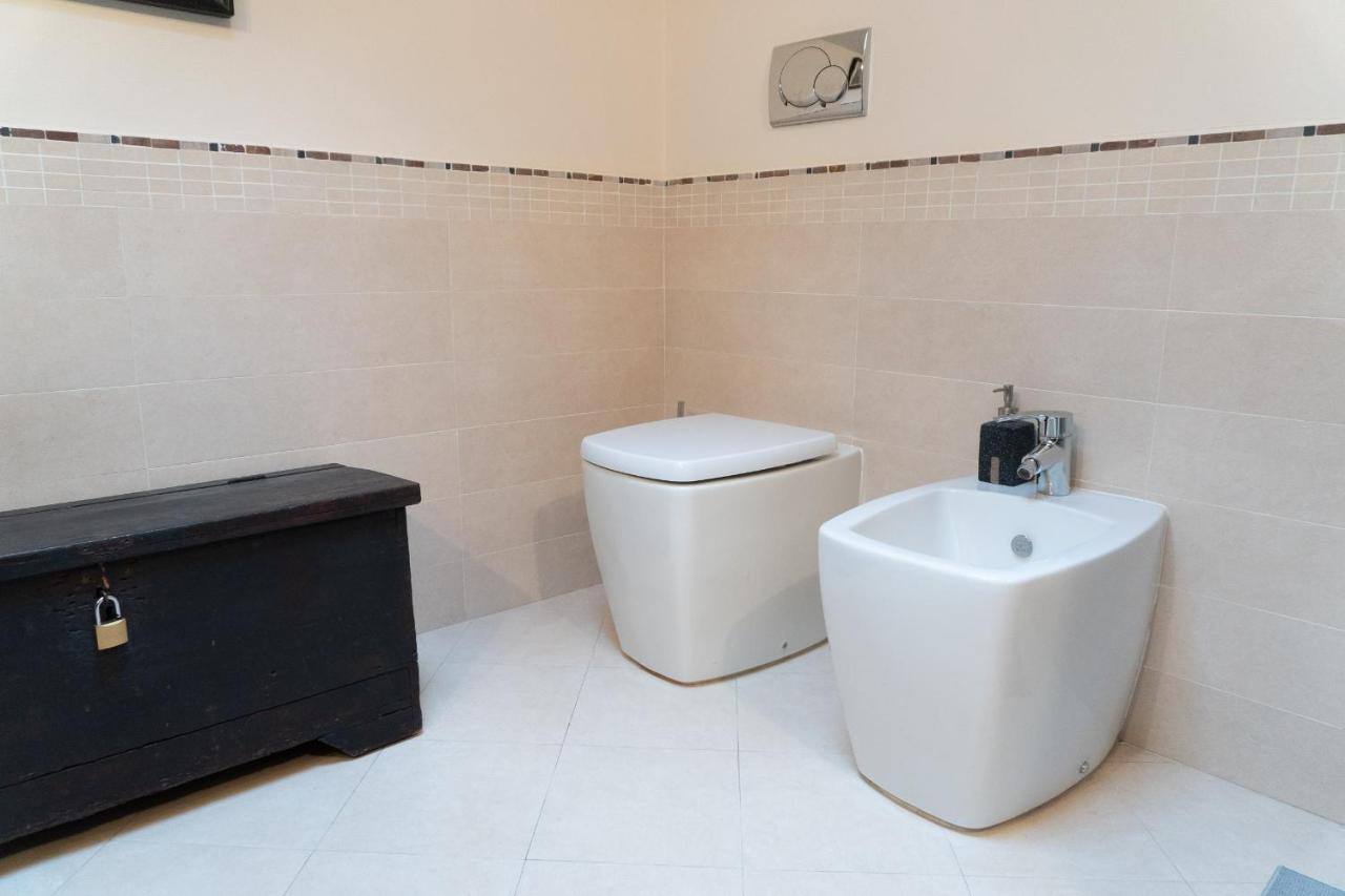 Villa Riva Lago - Apartment With Parking Tavernola Bergamasca Ngoại thất bức ảnh